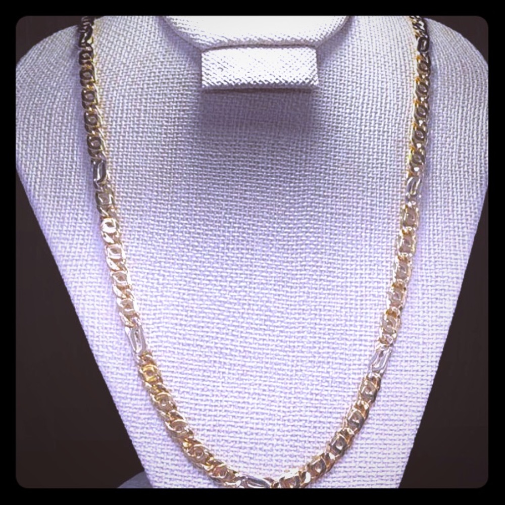 18K gold chain brand new never worn 100% original